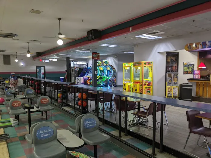 Majestic Lanes Bowling Alley Picture 2