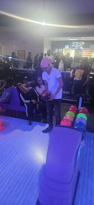 Majestic Lanes Bowling Alley Picture 1