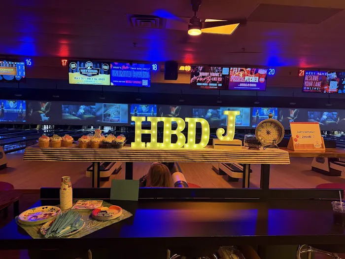 AMF Strathmore Lanes Picture 9