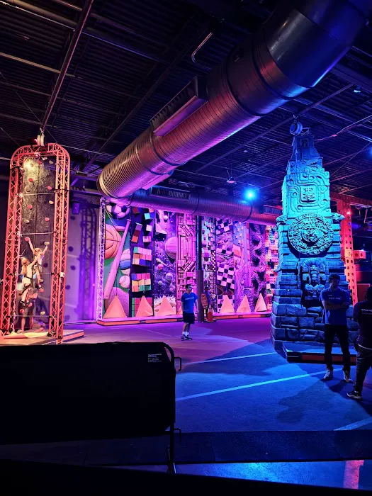 B1 Strike Bowling and Games Picture 6