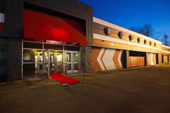 Bowlero Norwalk Picture 8