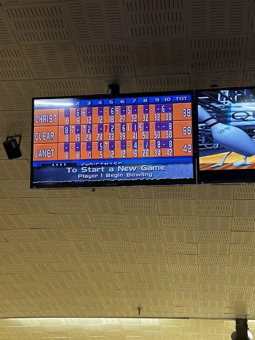 Hudson Lanes and Games Picture 3