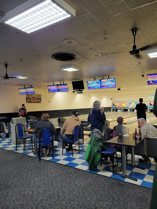 Hudson Lanes and Games Picture 6