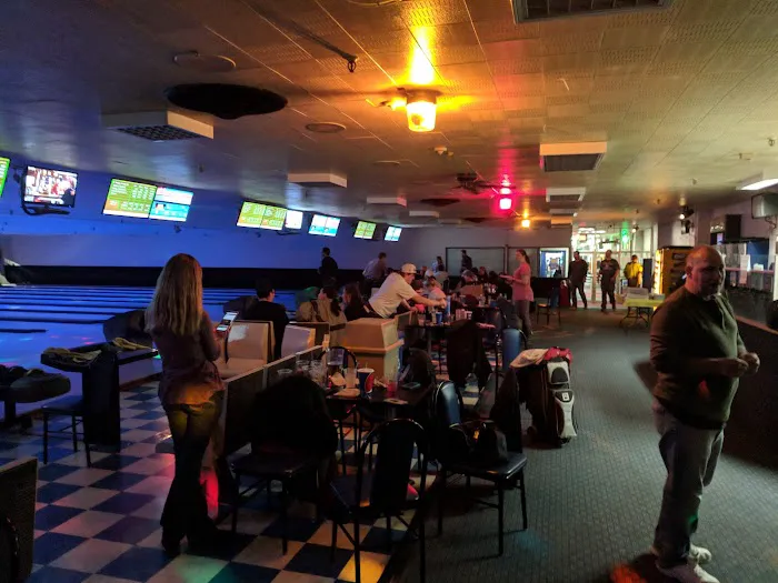 Hudson Lanes and Games Picture 2