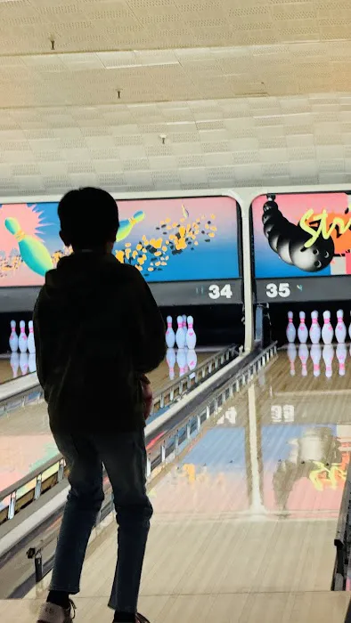 Hudson Lanes and Games Picture 9