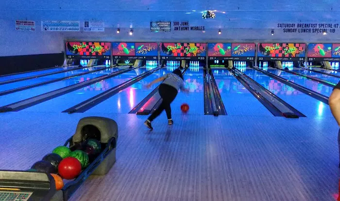 Hudson Lanes and Games Picture 8