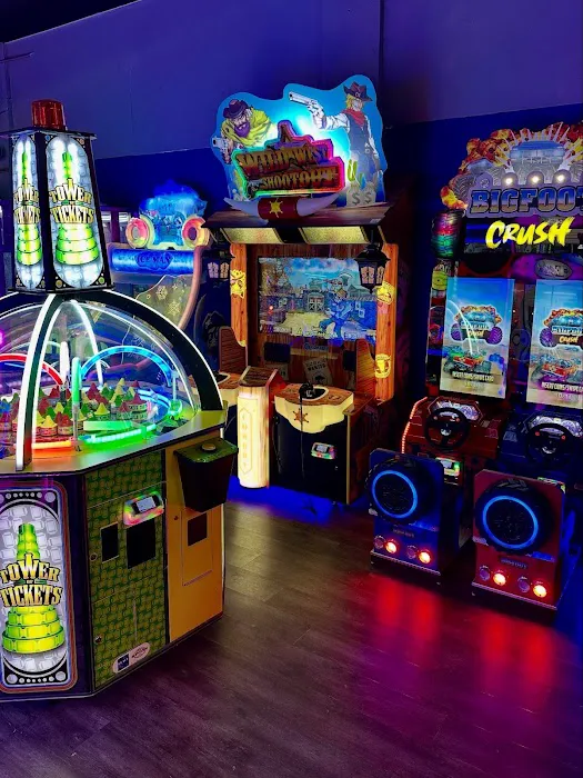 Ultra Lanes Massapequa Picture 10