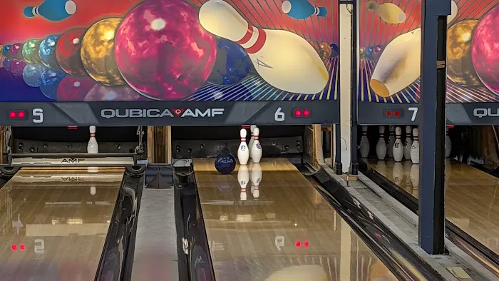 Larkfield Lanes Picture 1