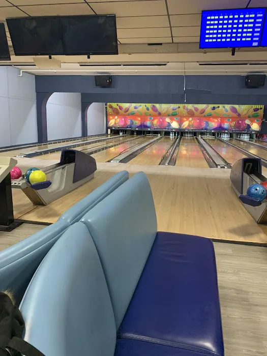 Larkfield Lanes Picture 7