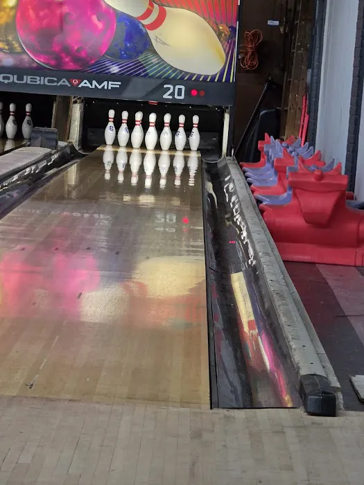 Larkfield Lanes Picture 9