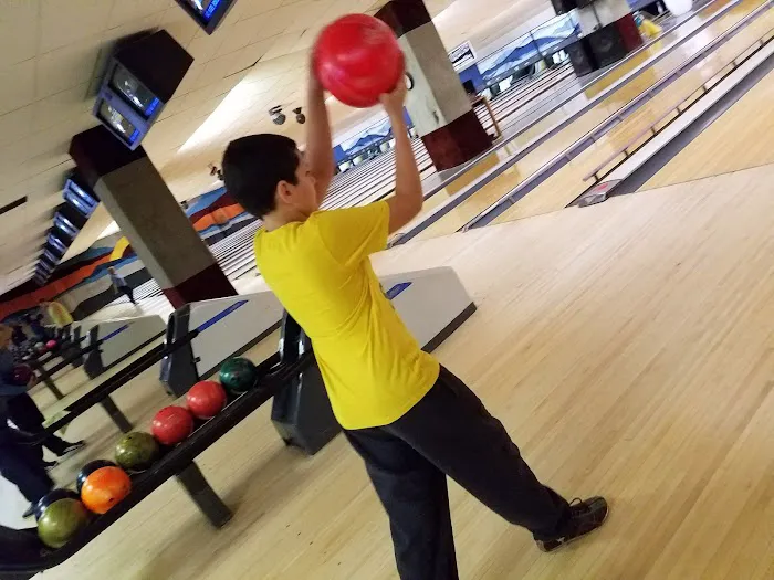 Pin Street at Warwick Picture 4