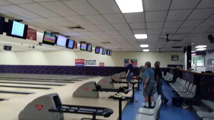 Jefferson Valley Lanes Picture 2