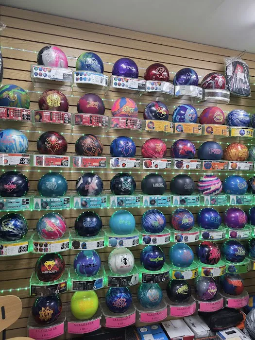 Dead Flush Pro Shop Picture 3