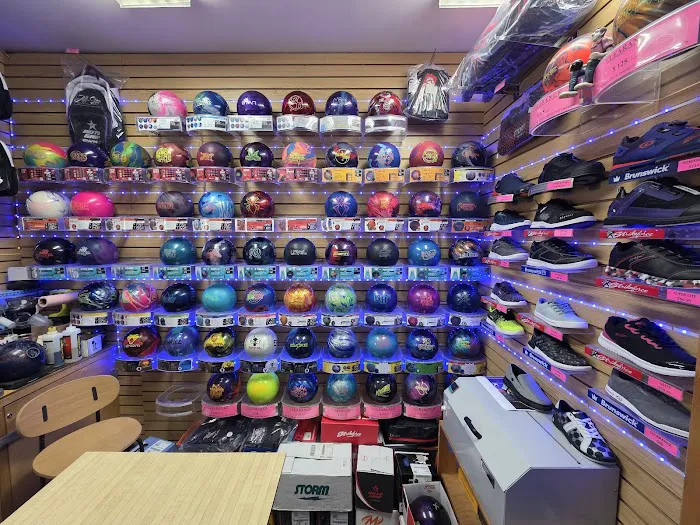 Dead Flush Pro Shop Picture 2