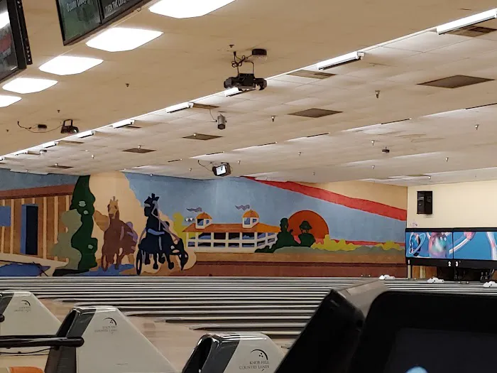 Knob Hill Country Lanes Picture 10