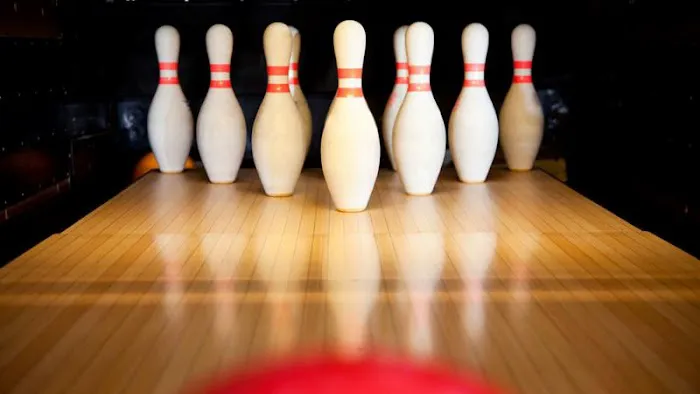 Knob Hill Country Lanes Picture 8