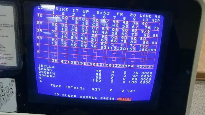 Knob Hill Country Lanes Picture 2