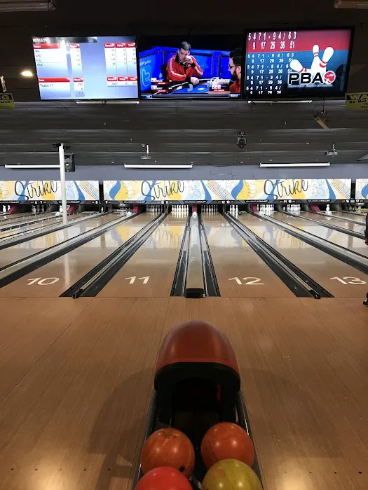 East Windsor Bowl & Recreation Center Picture 3