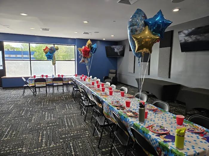 RevRates VIP - Bowling Entertainment Picture 9