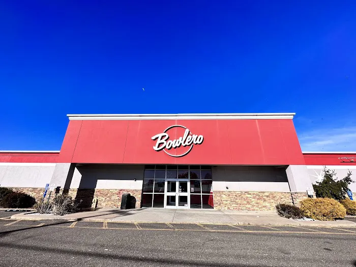 Lucky Strike Commack Picture 3