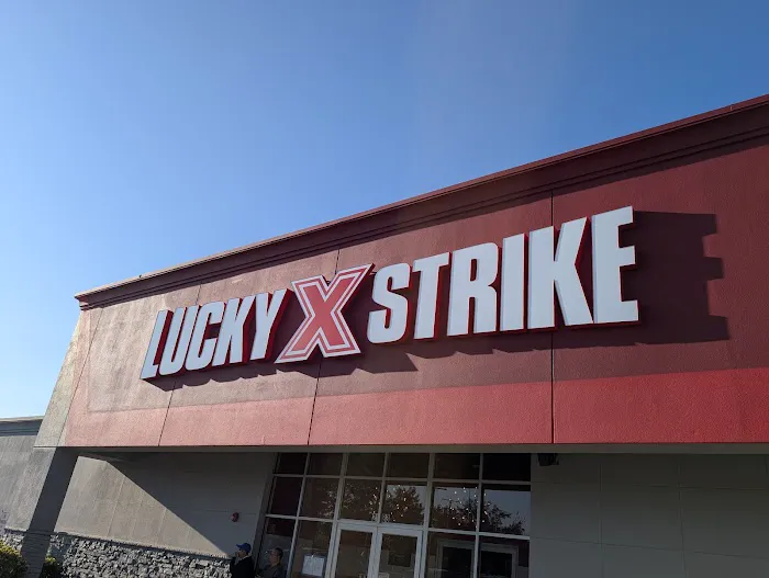 Lucky Strike Commack Picture 8