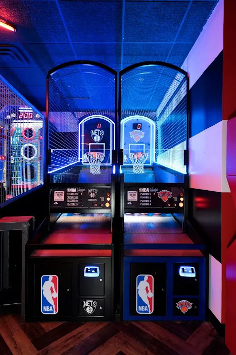 Lucky Strike Commack Picture 7