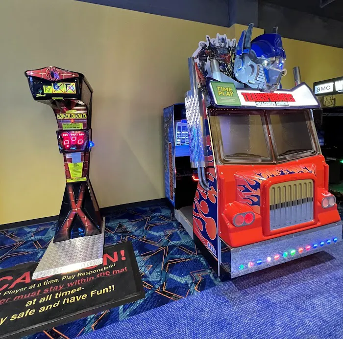 Round1 Bowling & Arcade Danbury Fair Mall Picture 10