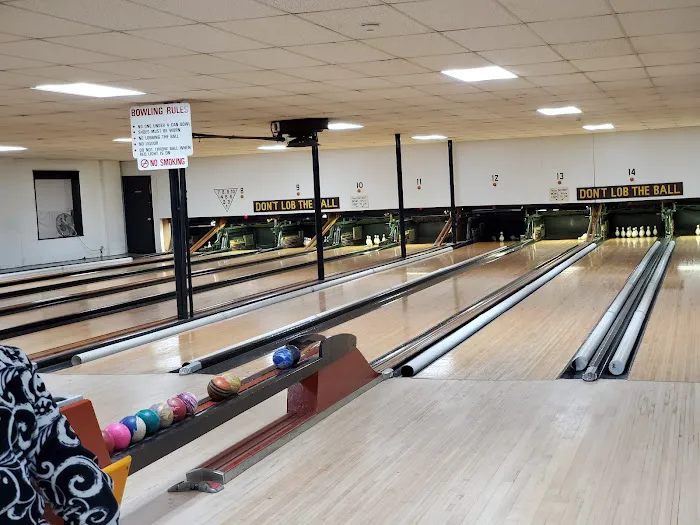 Danbury Duckpin Lanes Picture 10