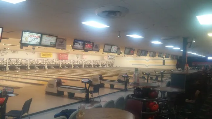 East Islip Lanes Inc Picture 4