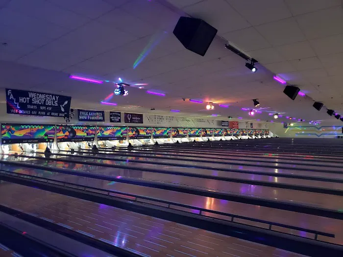 East Islip Lanes Inc Picture 1