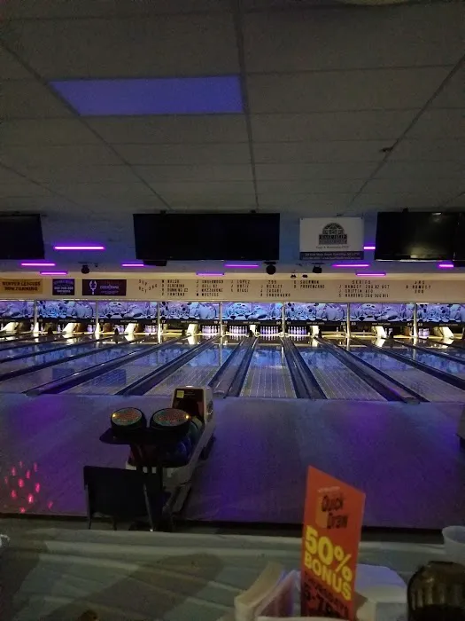 East Islip Lanes Inc Picture 8