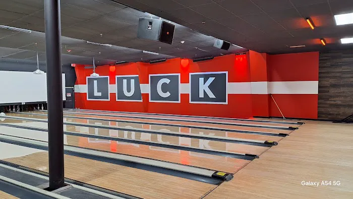 Lucky Strike Sayville Picture 3