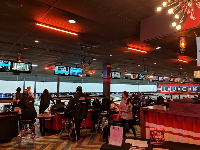 Lucky Strike Sayville Picture 4