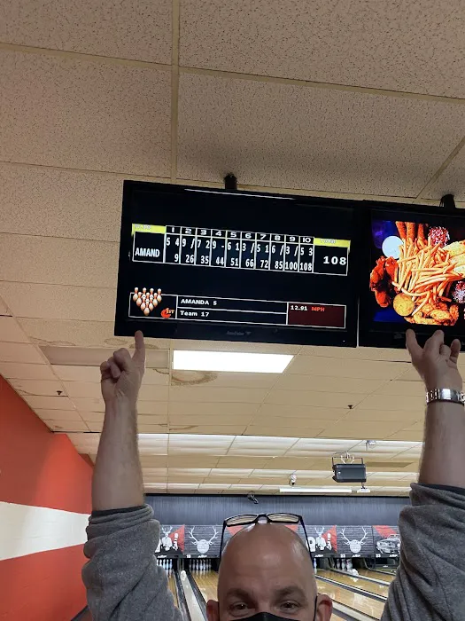 AMF Centereach Lanes Picture 10
