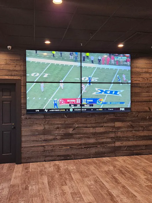 Lucky Strike Bar & Grill @ Port Jeff Bowl Picture 4