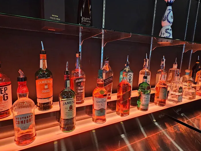 Lucky Strike Bar & Grill @ Port Jeff Bowl Picture 10