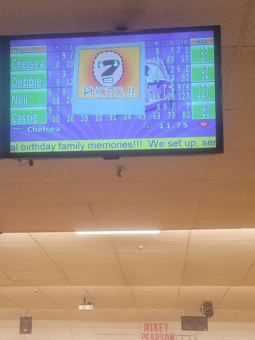 Oakwood Lanes Picture 2