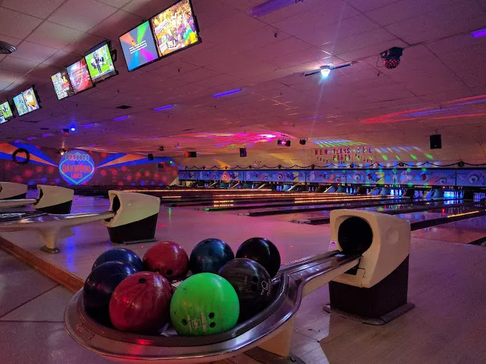 Oakwood Lanes Picture 8