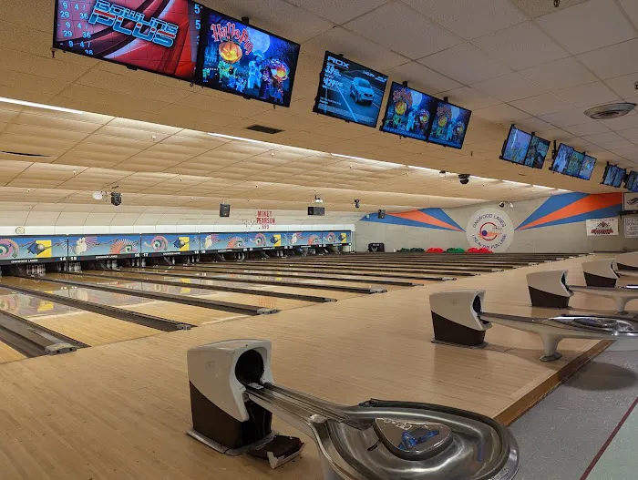 Oakwood Lanes Picture 9