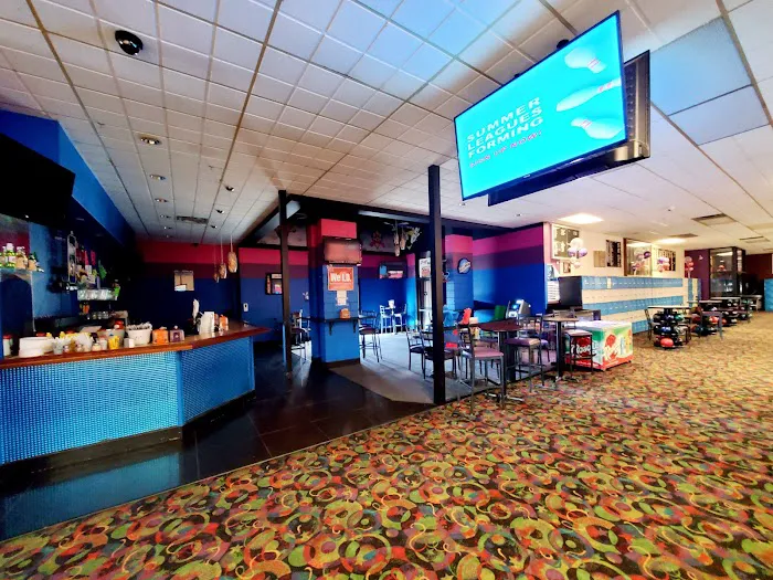Skylanes Bowling Center Picture 9