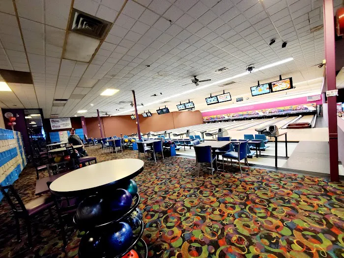 Skylanes Bowling Center Picture 1