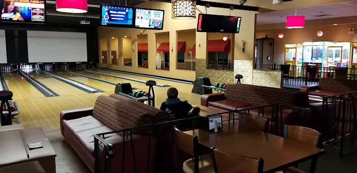 Colonial Bowling and Entertainment Picture 10