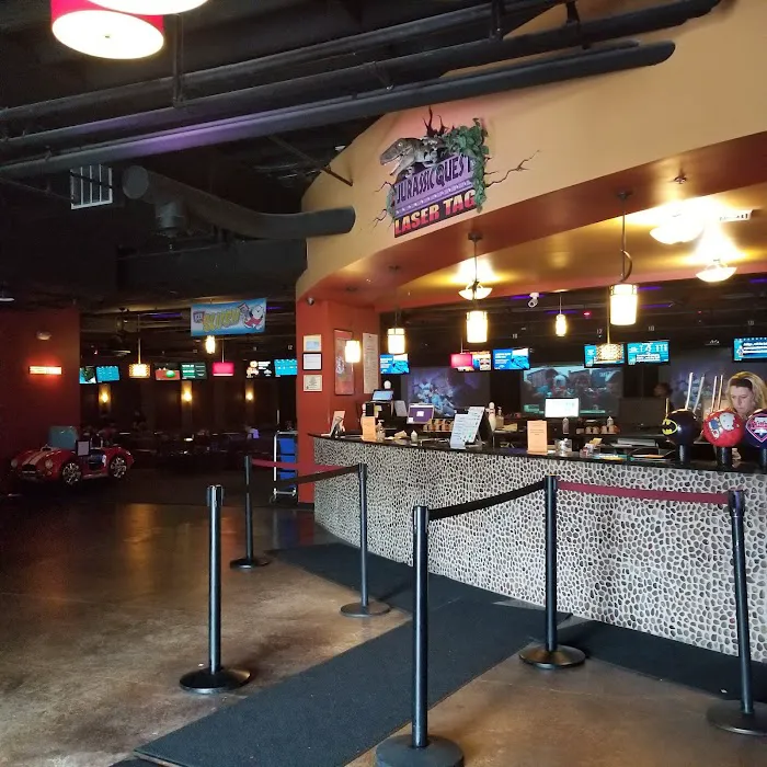 Colonial Bowling and Entertainment Picture 8