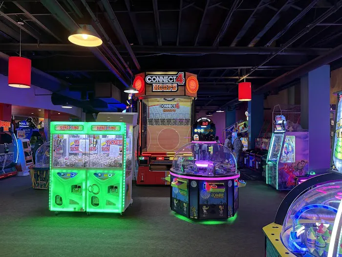 Colonial Bowling and Entertainment Picture 4