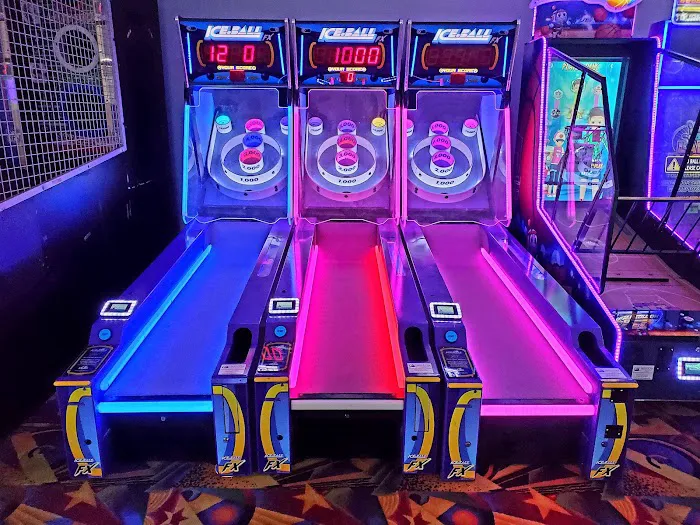 Hamilton Lanes and Entertainment Center Picture 10