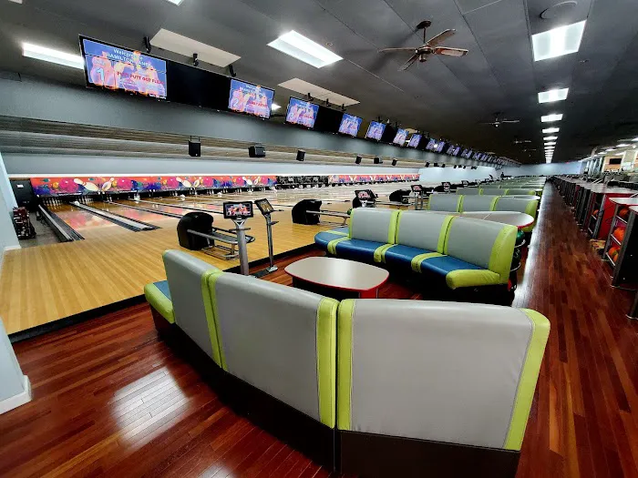 Hamilton Lanes and Entertainment Center Picture 2