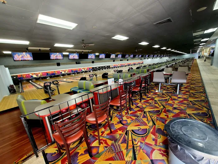 Hamilton Lanes and Entertainment Center Picture 9