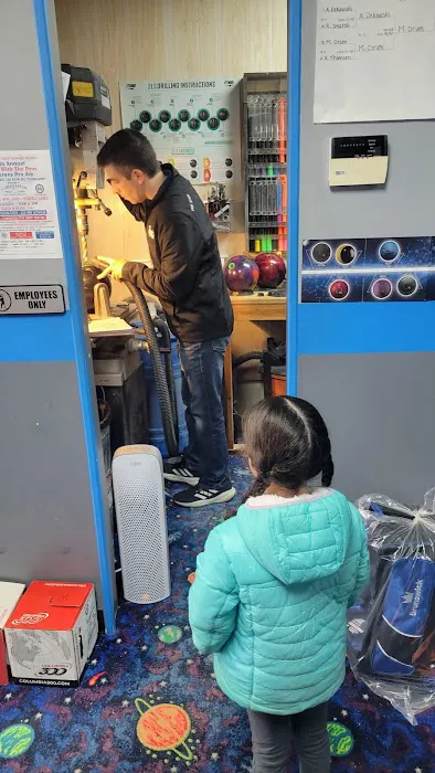 Furey's Solid 10 Pro Shop Picture 1