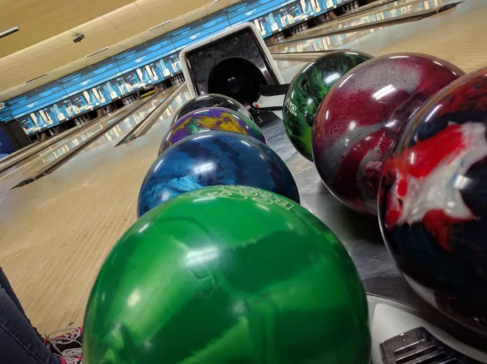 Finnigans Lanes Picture 9