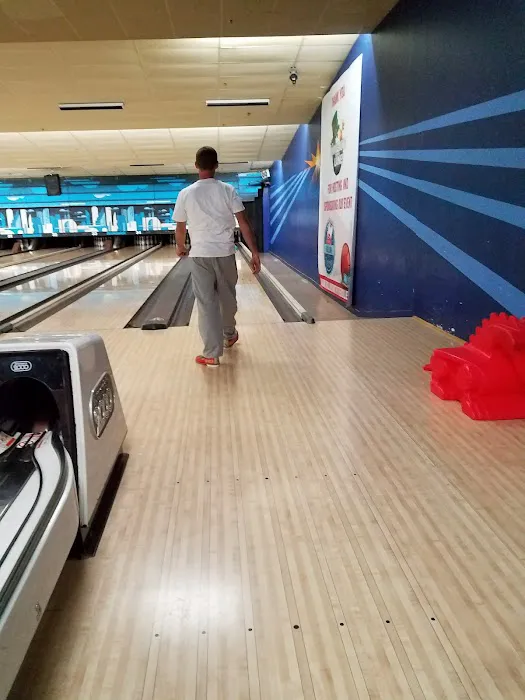 Finnigans Lanes Picture 8